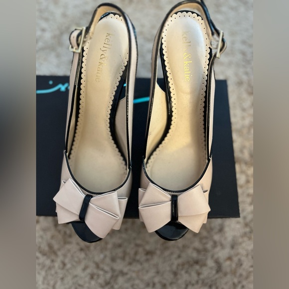 Kelly and Katie Bow Heels - Picture 3 of 5